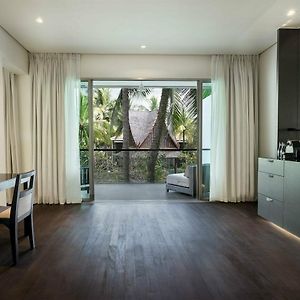 Suite Palm Lit King-Size